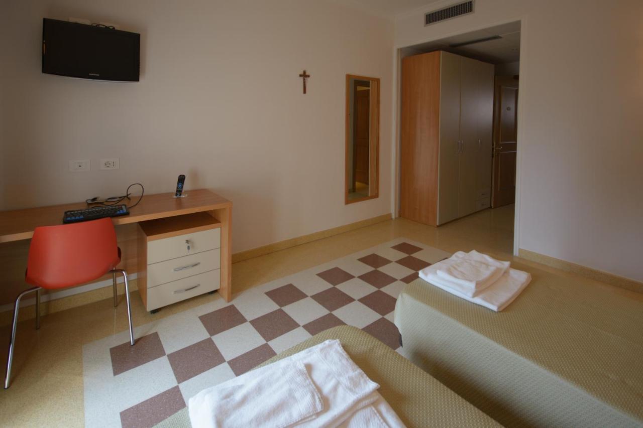 Domus Stella Maris - Casa Per Ferie Otel Ancona Dış mekan fotoğraf