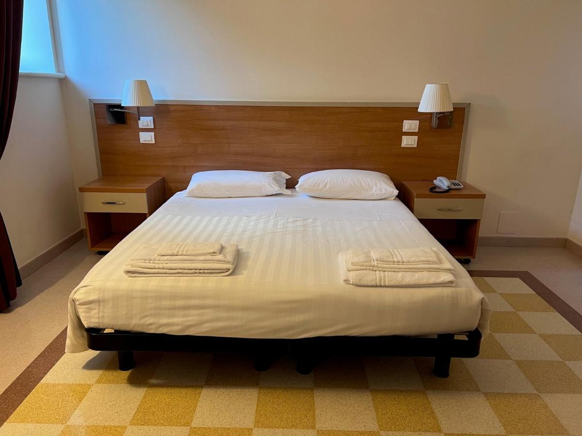 Domus Stella Maris - Casa Per Ferie Otel Ancona Dış mekan fotoğraf
